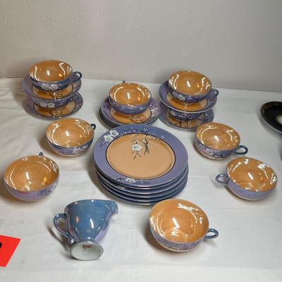 Lot 539 1920s Lusterware Grouping