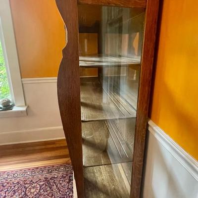 Antique arts-and-crafts tiger oak 4-shelf china cabinet