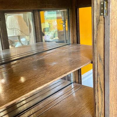 Antique arts-and-crafts tiger oak 4-shelf china cabinet