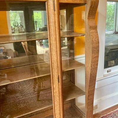 Antique arts-and-crafts tiger oak 4-shelf china cabinet