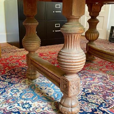 Antique tiger oak expandable claw-foot table & 6 oak chairs