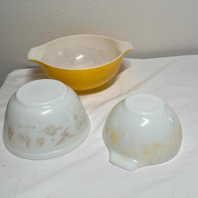Lot 543 DWD Pyrex