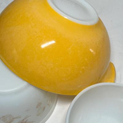 Lot 543 DWD Pyrex