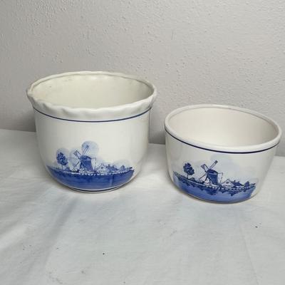 Lot 546 Delft planters