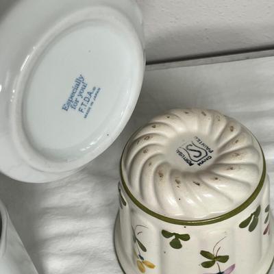 Lot 549 porcelain kitchen lot