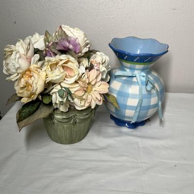 Lot 553 Floral & vase