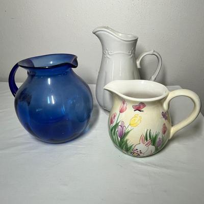 Lot 554 Pitchers