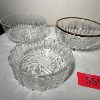 Lot 555 Glass bowls