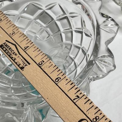 Lot 557 Crystal dishes