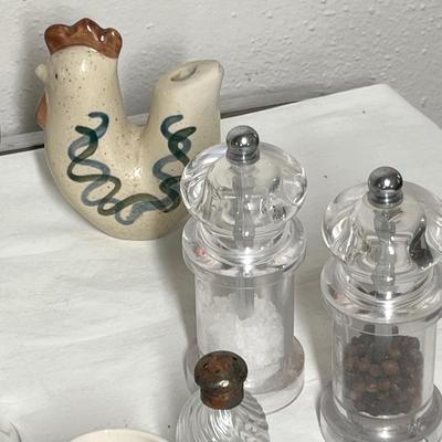 Lot 559 Salt & peppers