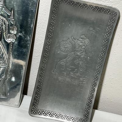 Lot 560 Metal trays