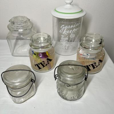 Lot 561 Canisters & Jars