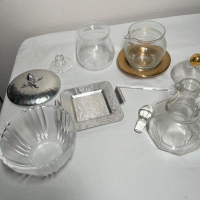Lot 562 Jars & Cruet