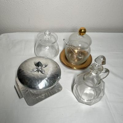 Lot 562 Jars & Cruet