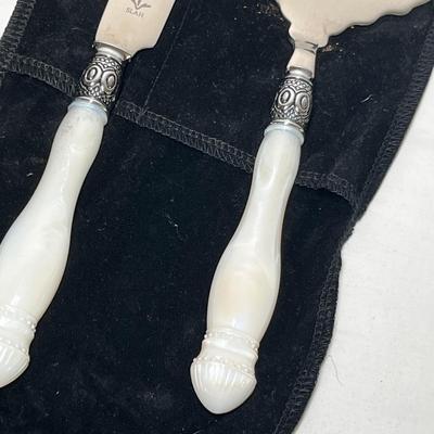 Lot 567 Fancy serving utensils