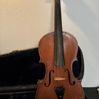 Vintage Violin in Wooden Case