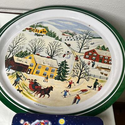 Lot 575 Trays