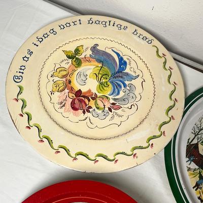Lot 575 Trays