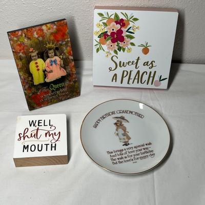 Lot 576 Wall decor