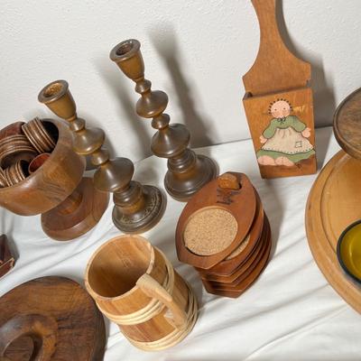 Lot 577 Wood ware