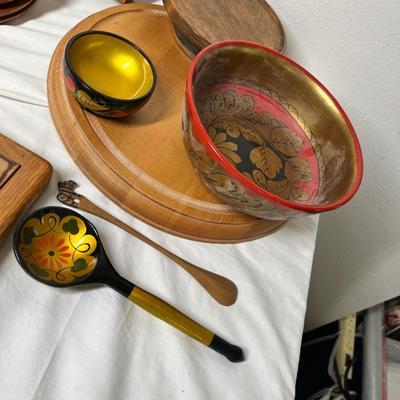 Lot 577 Wood ware