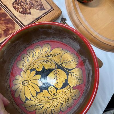 Lot 577 Wood ware