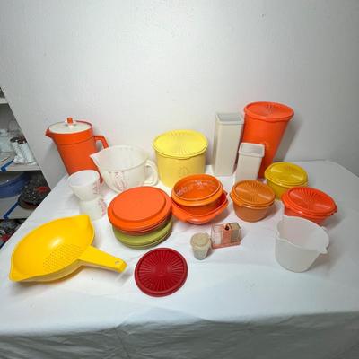 Lot 581 Vintage Tupperware