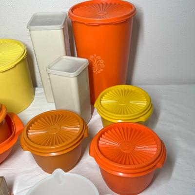 Lot 581 Vintage Tupperware