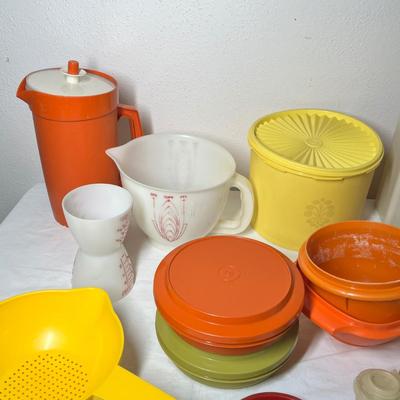 Lot 581 Vintage Tupperware