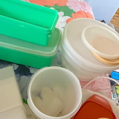 Lot 582 Vintage Tupperware #2