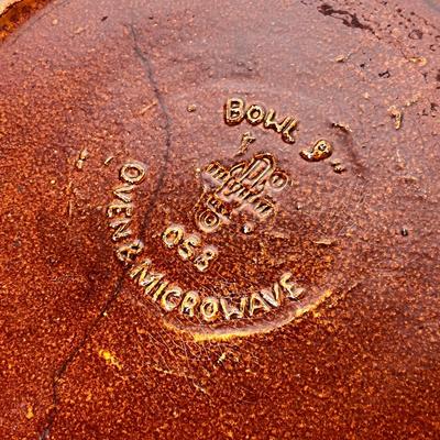 Lot 583 pottery items