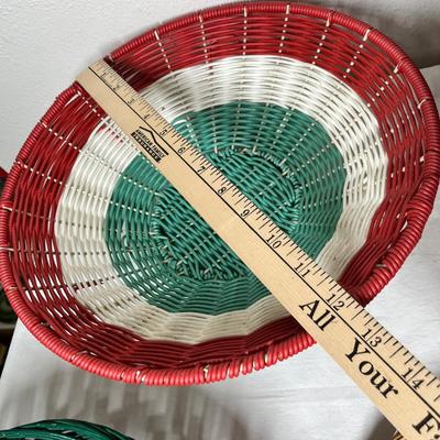 Lot 585 Wicker items