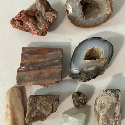 Mixed lot of rocks, crystals & minerals
