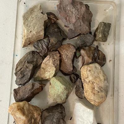 Mixed lot of rocks, crystals & minerals