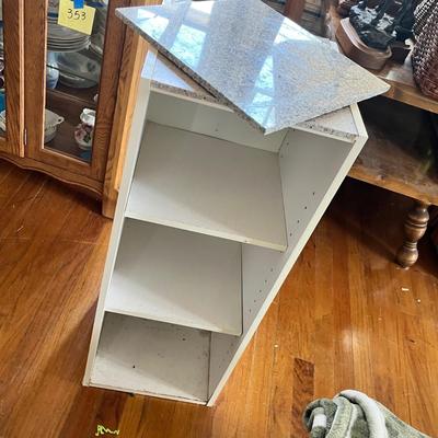 Lot 586 White shelf