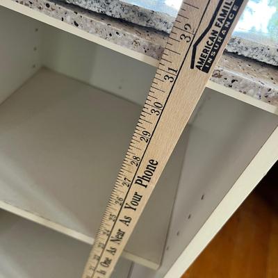 Lot 586 White shelf