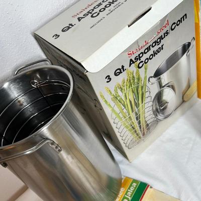 Lot 592 Bakeware