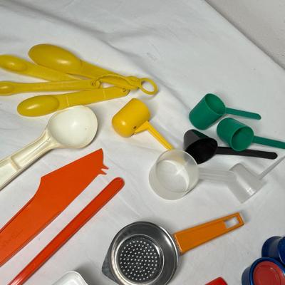 Lot 594 Vintage plastic utensils