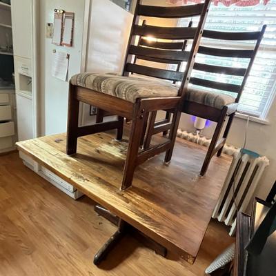 Lot 595 Pine square table