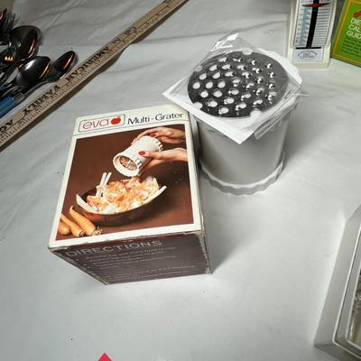 Lot 597 Kitchen items