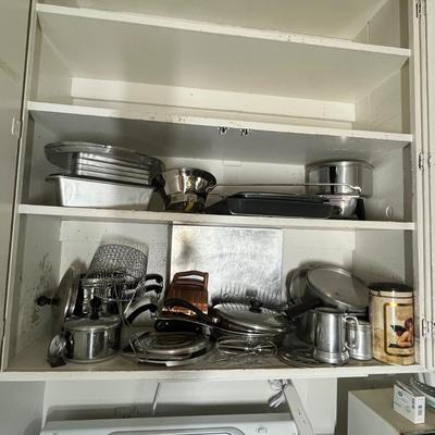 Lot 602 Lot of tin cook ware bake ware