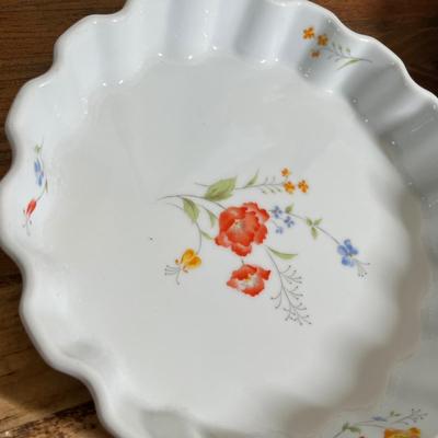 Lot 606 pie plates & Baker