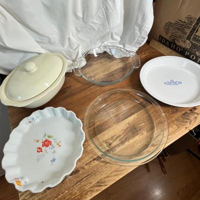 Lot 606 pie plates & Baker