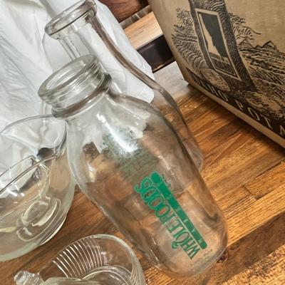 Lot 608 Glass items