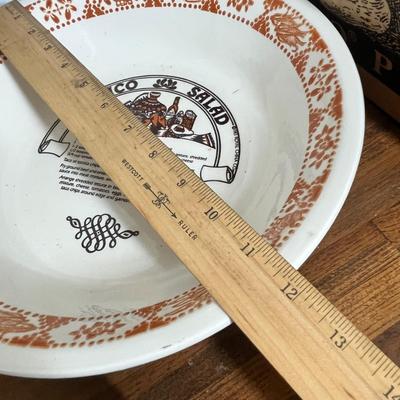 Lot 609 Pottery lot