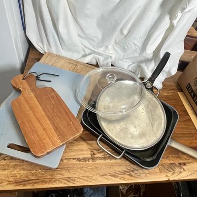Lot 611 Cuttting boards