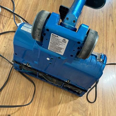 Lot 613 Shark vacuum