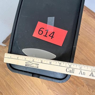 Lot 614 Flip top trash can