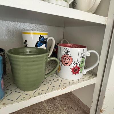 Lot 620 Mugs