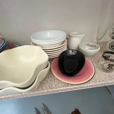 Lot 621 Kitchen stuff